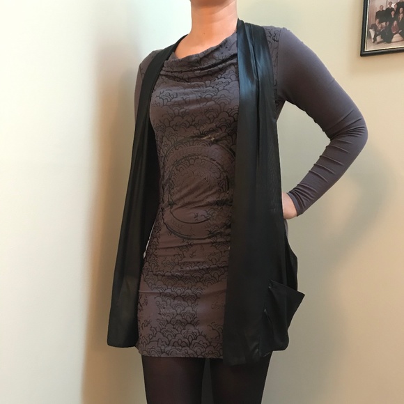 Dress - Picture 1 of 3